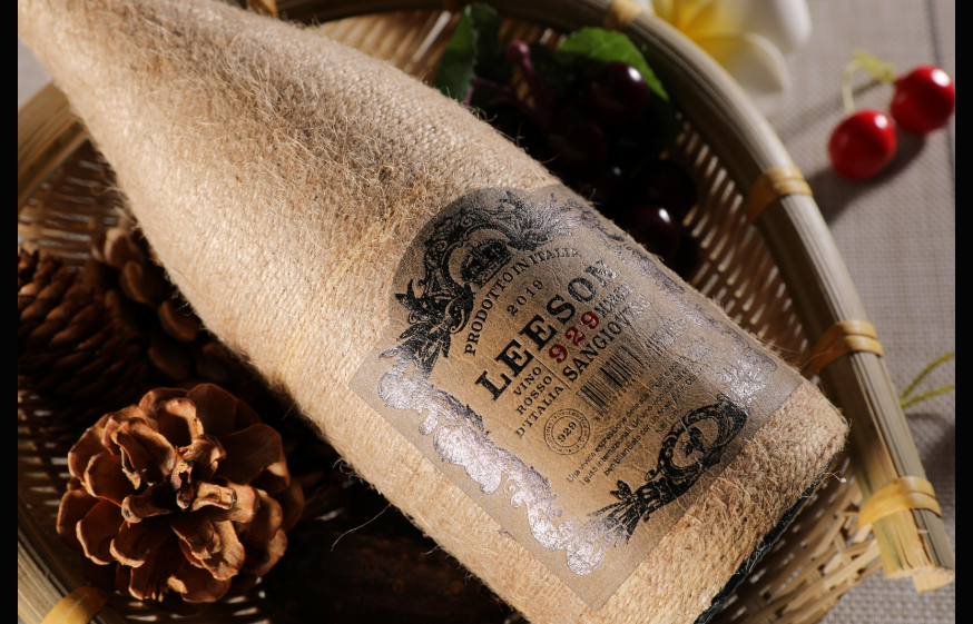 葡萄酒斜放的科学奥秘：雷盛红酒分享科学储存指南